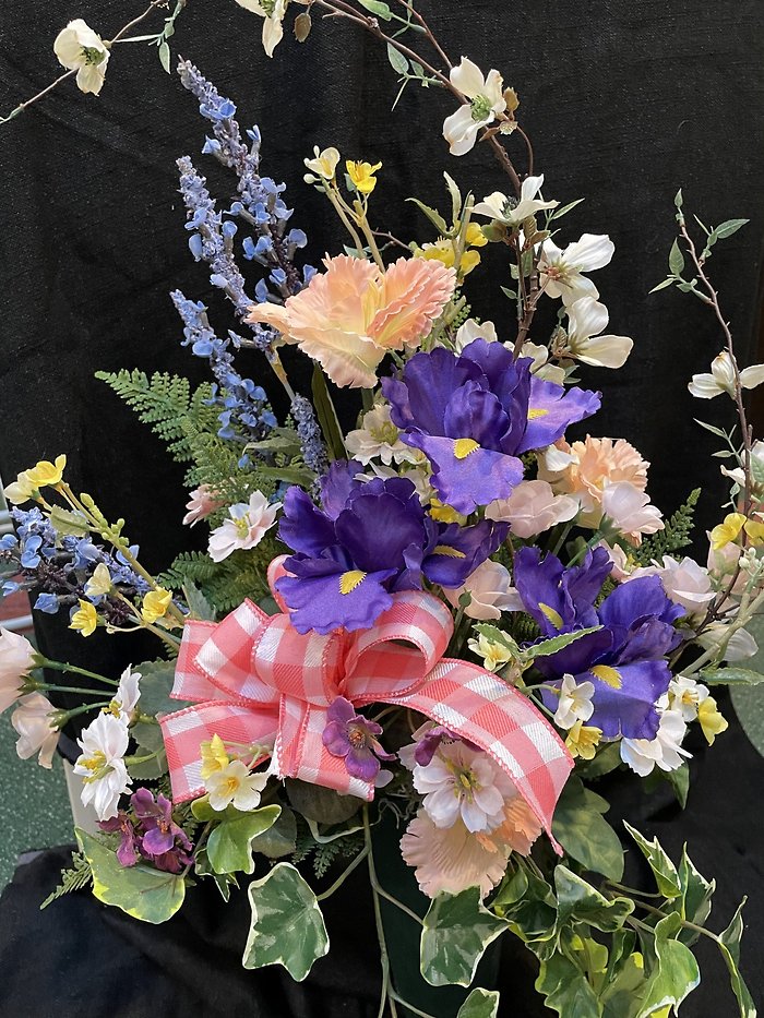 GRAVE CONE SPRING IRIS