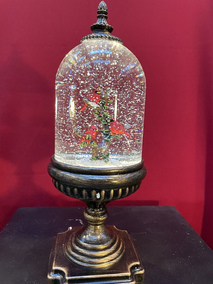 Cardinal snowglobe