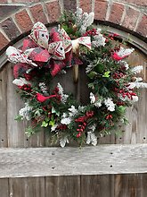 Snowy Cardinal Wreath