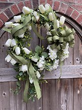 Tulip Swirl Wreath (White)