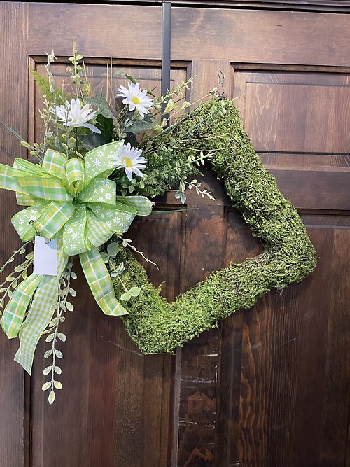 MOSS SQUARE WREATH
