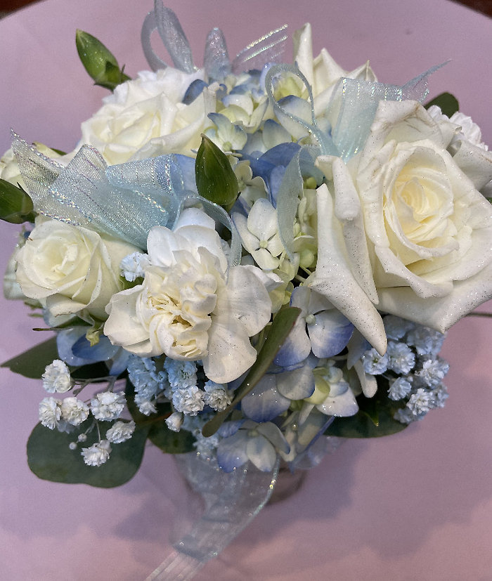 I\'m Blue For You Handheld Bouquet