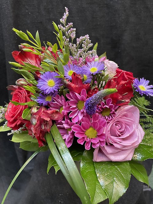 SMALL HANDHELD BOUQUET