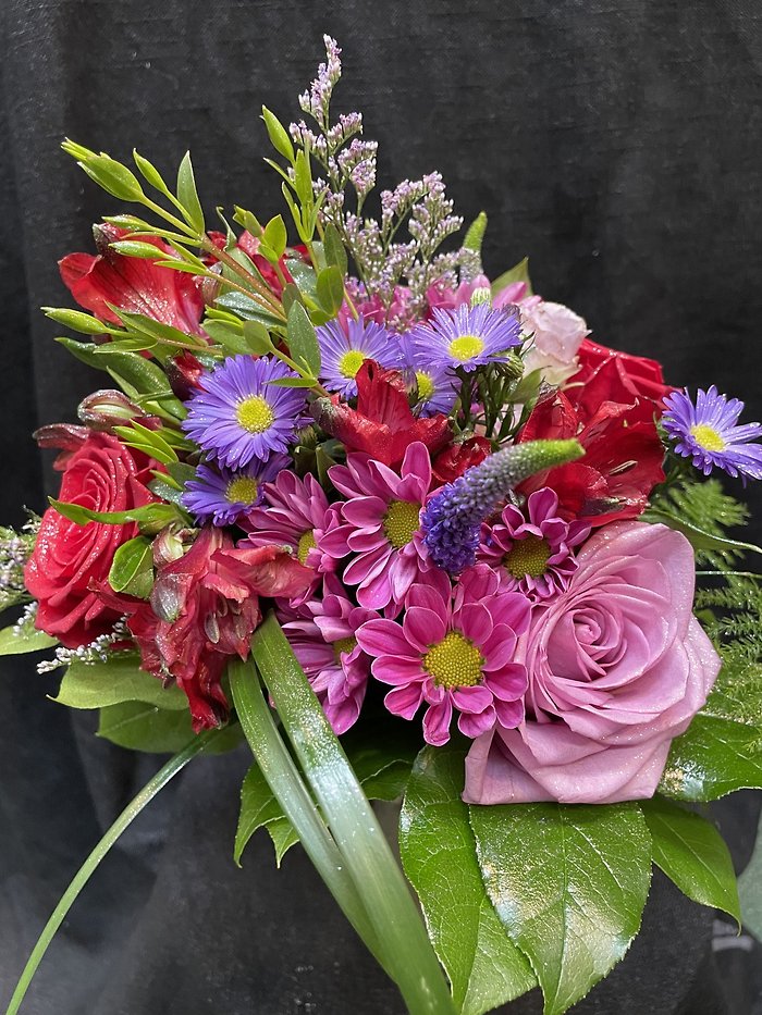SMALL HANDHELD BOUQUET