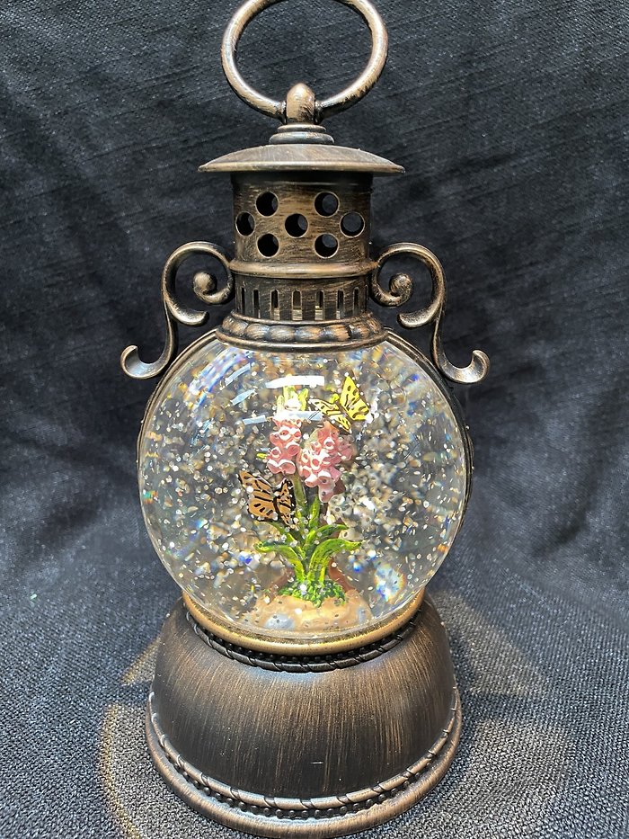 LIGHTED MONARCH WATER GLOBE