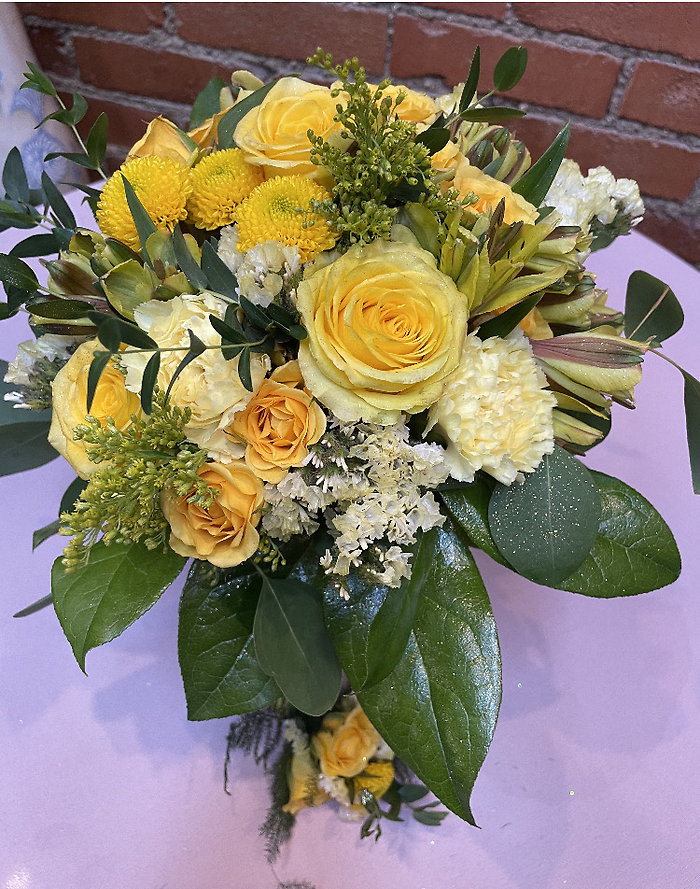 Hello Yellow Handheld Bouquet