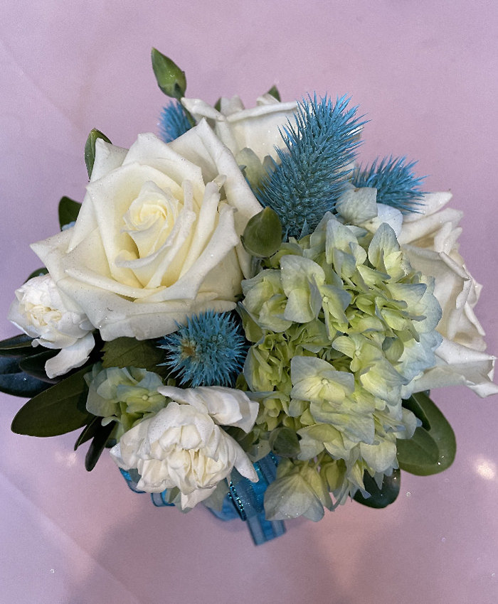 Country Blue and White Handheld Bouquet