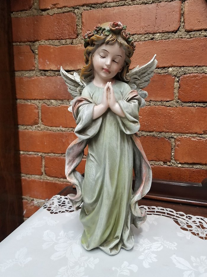 Praying Cherub Girl