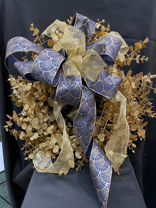 Gold Glitter Spiral Eucalyptus Wreath