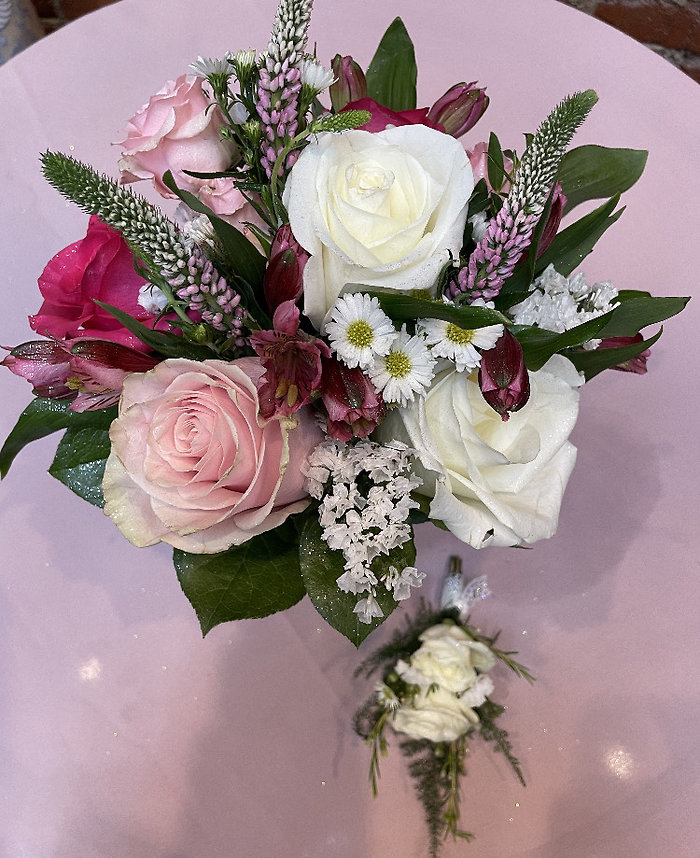 Hot for Pink Handheld Bouquet